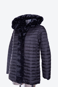 Giaccone da donna in pelliccia ecologia reversibile con cappuccio  FRANCA con taglie forti conformate
