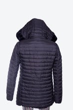 Carica l&#39;immagine nel visualizzatore di Gallery, Giaccone da donna in pelliccia ecologia reversibile con cappuccio  FRANCA con taglie forti conformate
