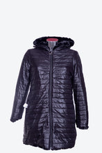 Carica l&#39;immagine nel visualizzatore di Gallery, Giaccone da donna in pelliccia ecologia reversibile con cappuccio  DARIA con taglie forti e con taglie conformate
