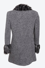 Carica l&#39;immagine nel visualizzatore di Gallery, Cappotto da donna in tessuto spigato con pelliccia e polsi staccabili e  con taglie forti LM084
