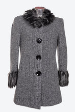 Carica l&#39;immagine nel visualizzatore di Gallery, Cappotto da donna in tessuto spigato con pelliccia e polsi staccabili e  con taglie forti LM084
