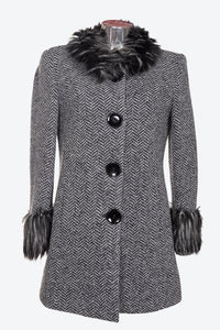 Cappotto da donna in tessuto spigato con pelliccia e polsi staccabili e  con taglie forti LM084
